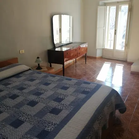 Vacation House For Via G Pronio, Introdacqua